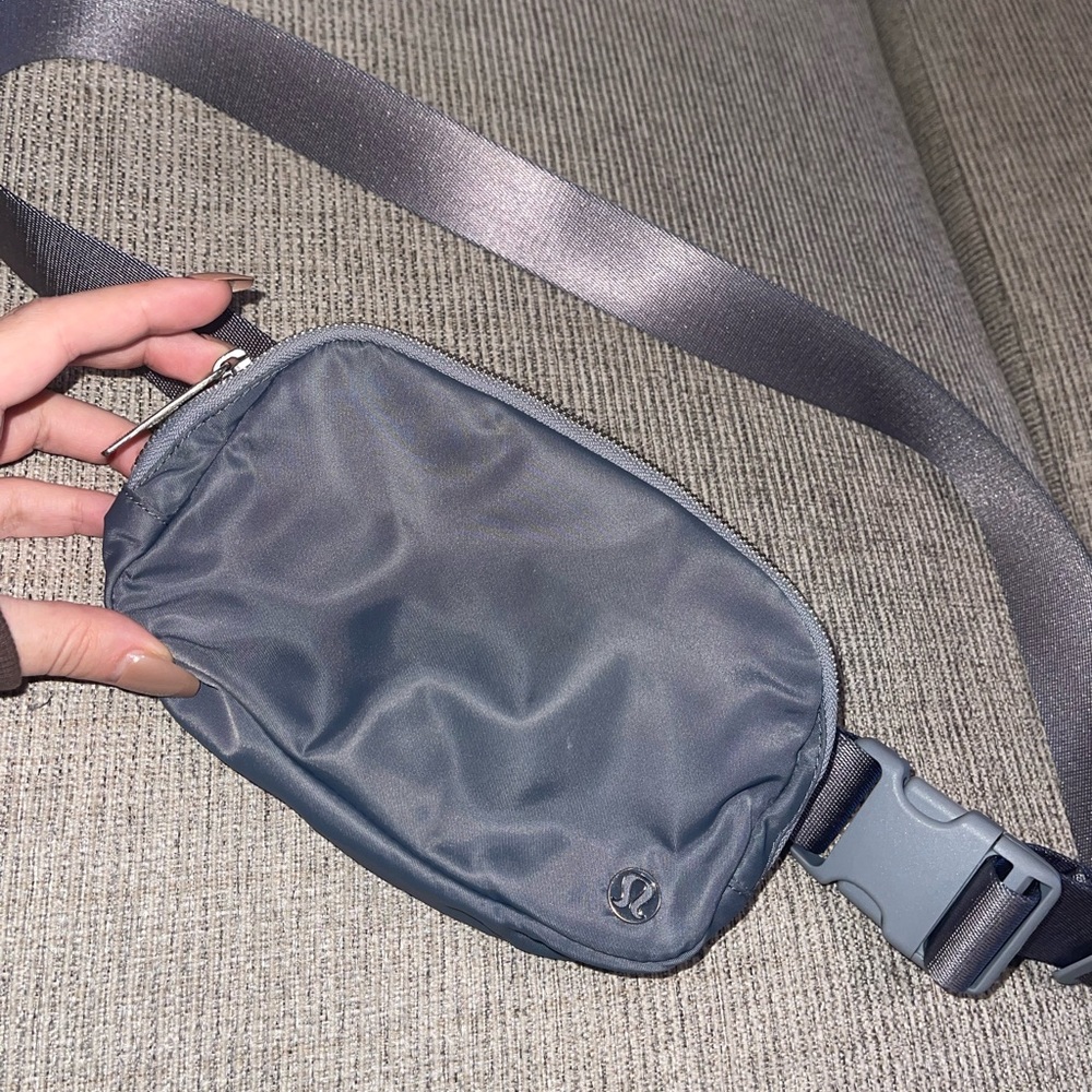 Lululemon Belt Bag original strap style